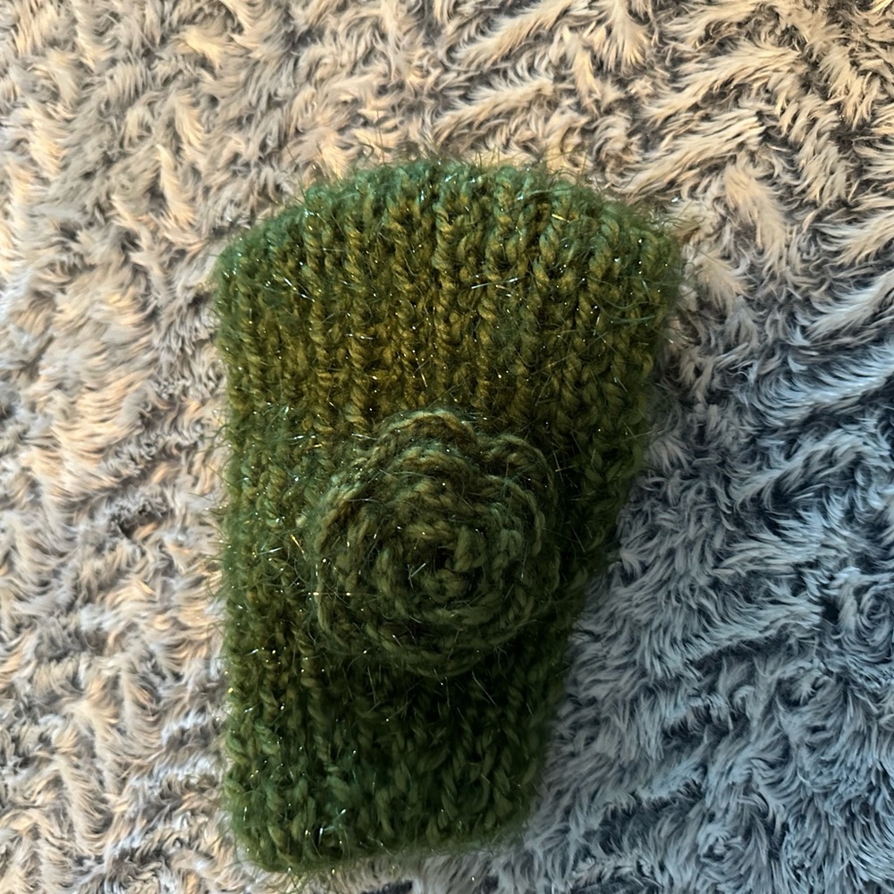 Elegant Green Knitted Hand Warmer